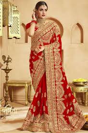 Exploring the Latest Saree Trends: A Fusion of Elegance and Modernity